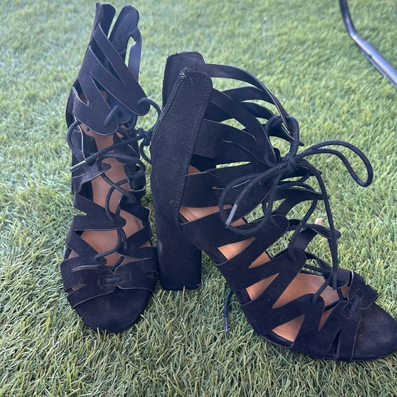 Black high Heels - Picture 2 of 2